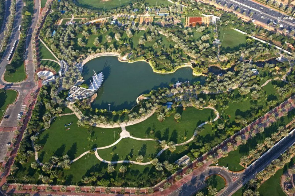 Residential and Community Features of Al Wasl