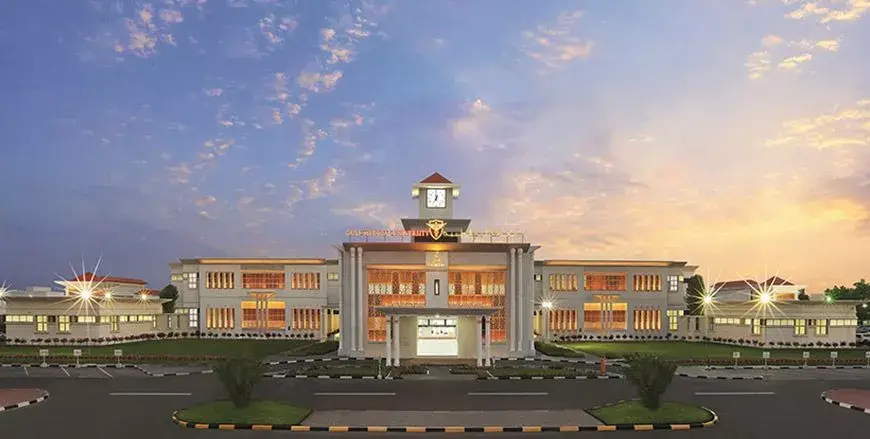 Nearby Attractions and Facilities