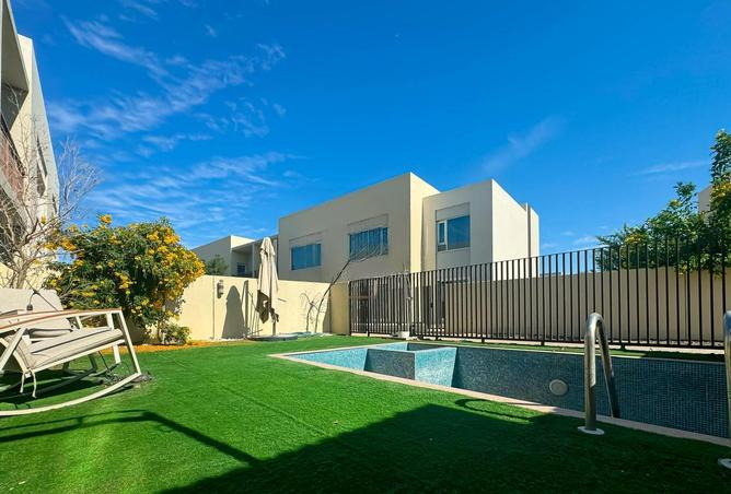 迪拜南区Urbana III豪华联排别墅