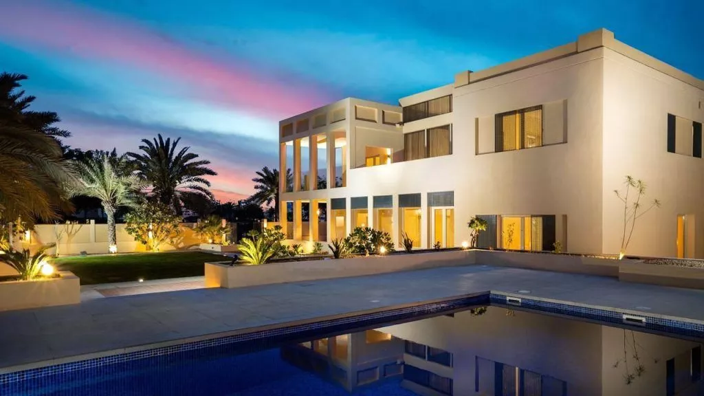 About Emirates Hills