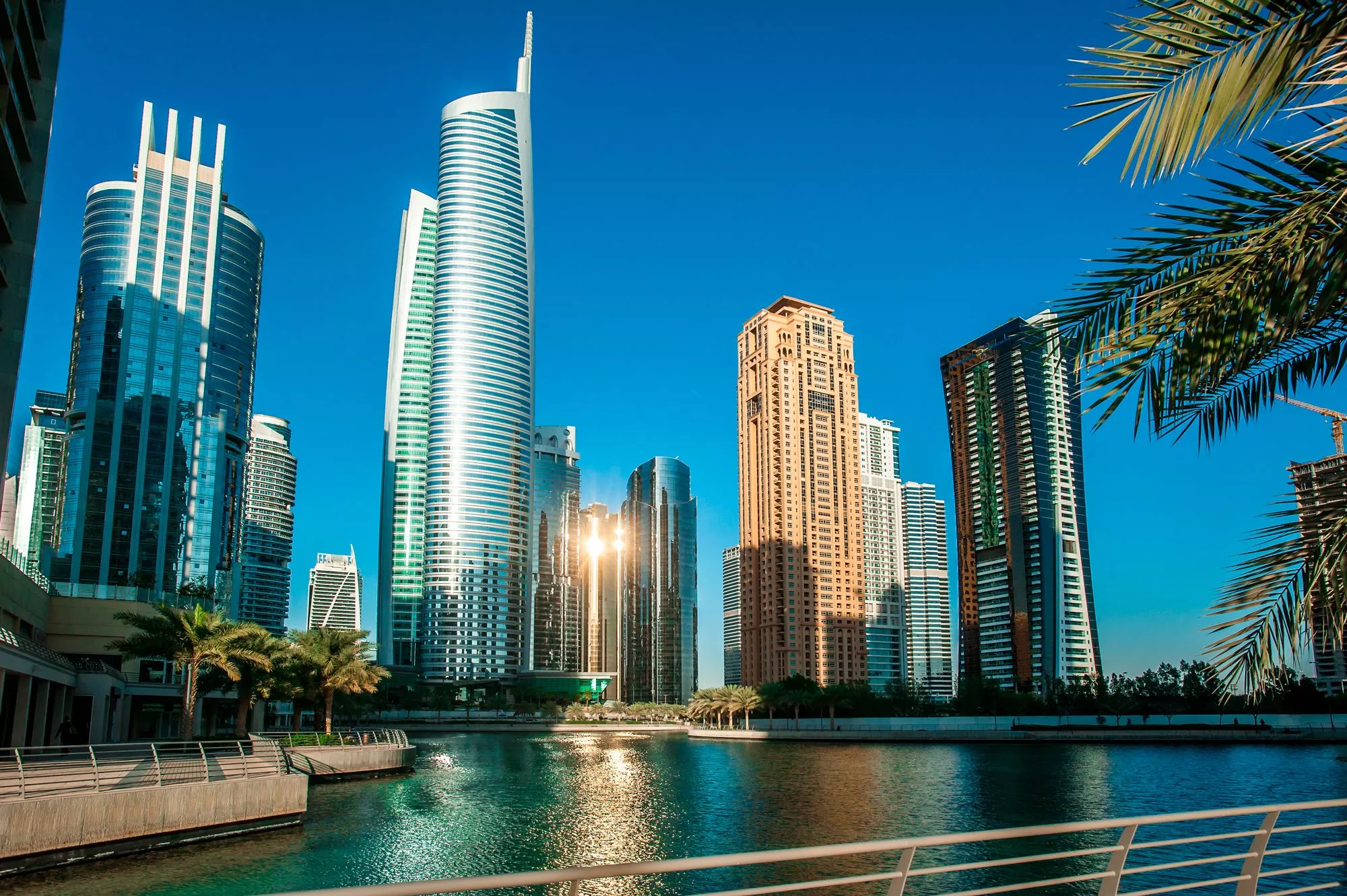 Transport and Social Infrastructure in Jumeirah Lake Towers