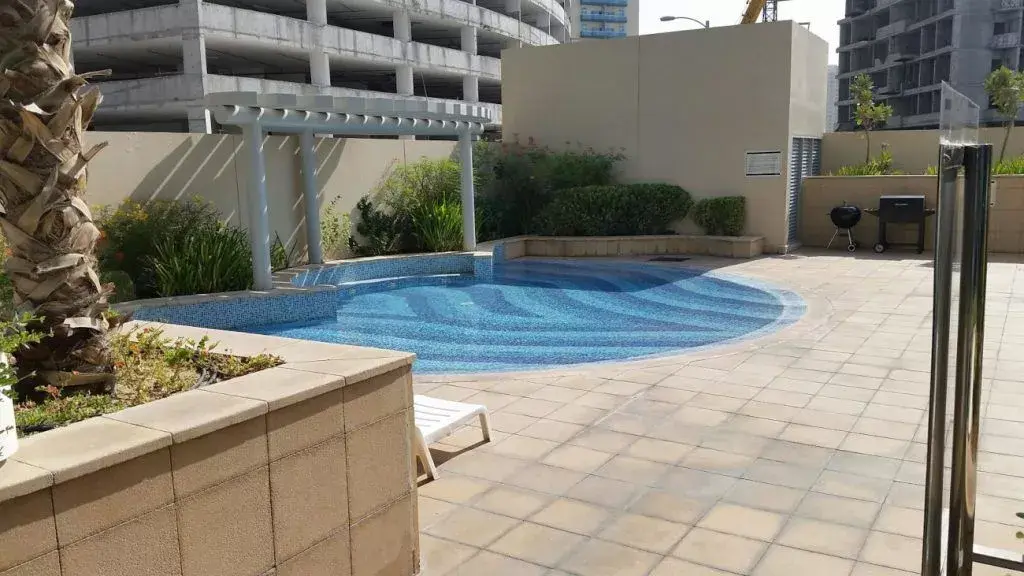 Almas Tower — Swimming Pools — Outdoor Swimming Pool — amenity | Profound Properties, Dubai