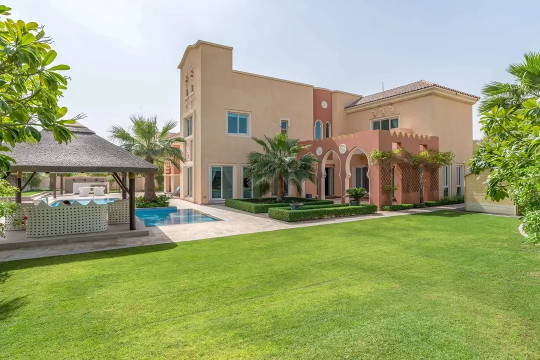 诺维利亚 — 游泳池 — 室外游泳池 — amenity | Profound Properties, Dubai