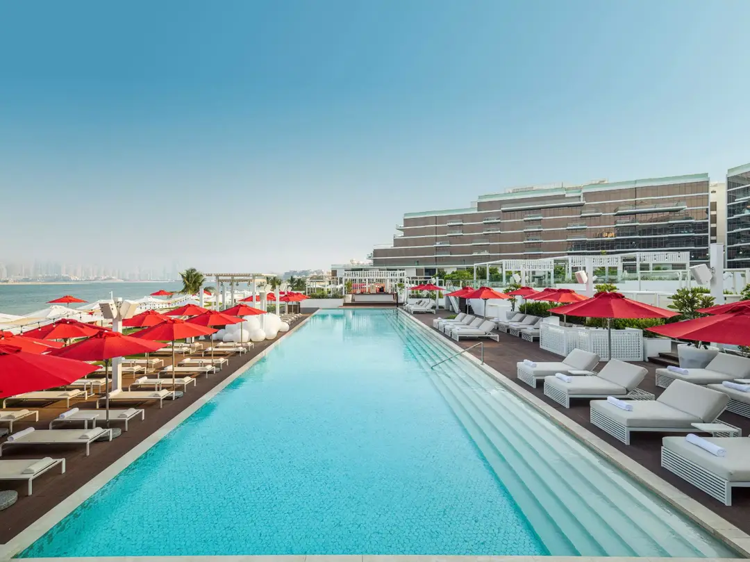 مانسيو في ث8 — مسبح — مسبح خارجي — amenity | Profound Properties, Dubai