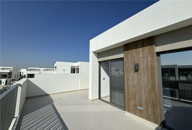 Experience Luxurious Single-Row Living in Aura, Tilal Al Ghaf