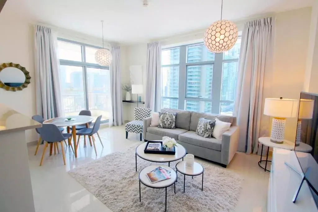 Claren Towers — Muss haben — Balkon — feature | Profound Properties, Dubai