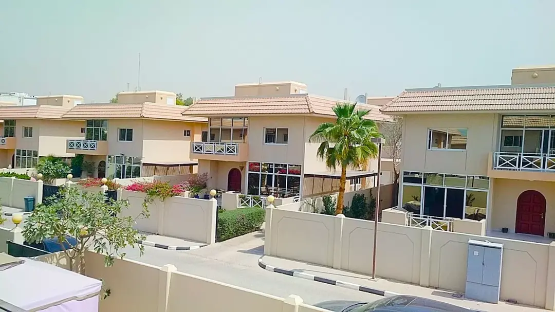 Комплекс Аль Мунтазах — Должен быть — Балкон — feature | Profound Properties, Dubai