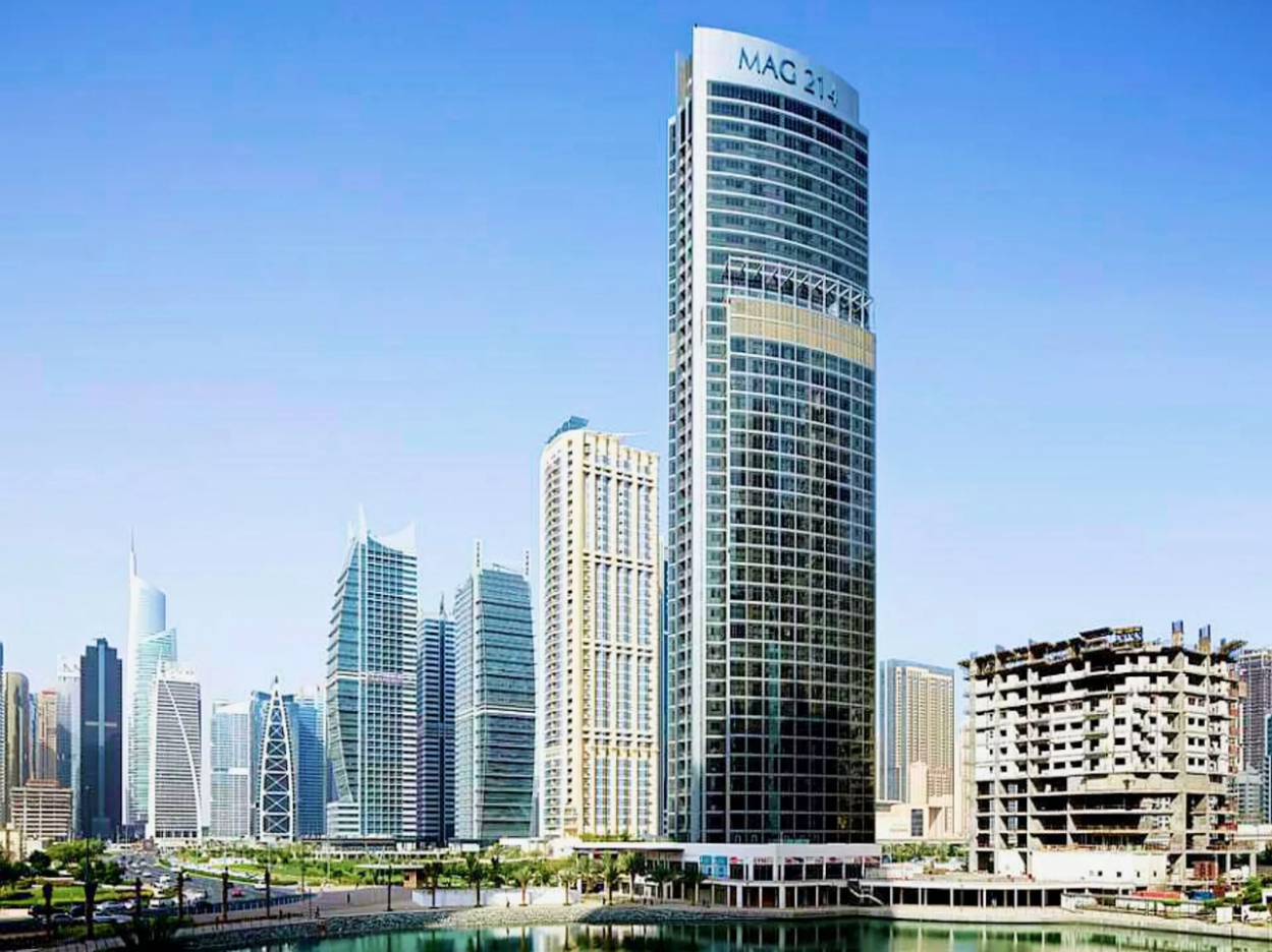 Experience Refined Living in Jumeirah Lakes Towers