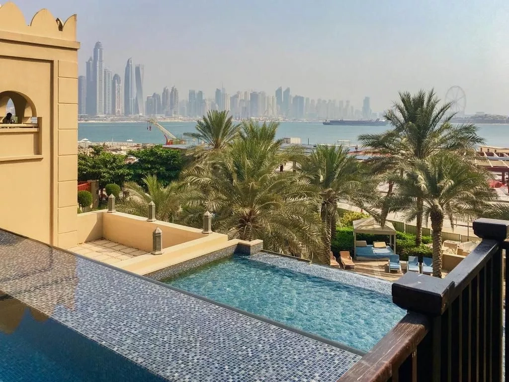 费尔蒙特棕榈公寓 — City view | Profound Properties, Dubai