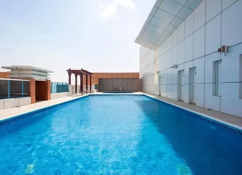杜拉尔 1 — 游泳池 — 室外游泳池 — amenity | Profound Properties, Dubai