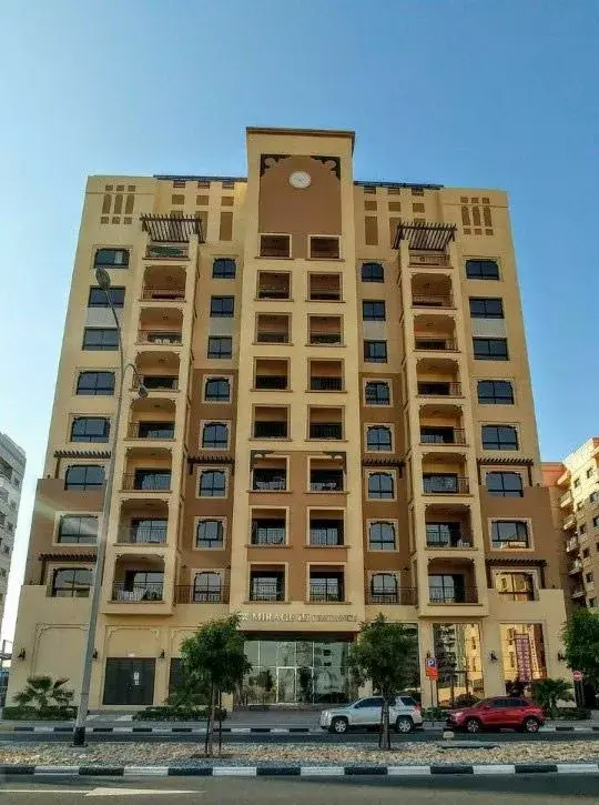 ميراج 3 ريزيدنس — يجب أن يكون — شرفة — feature | Profound Properties, Dubai