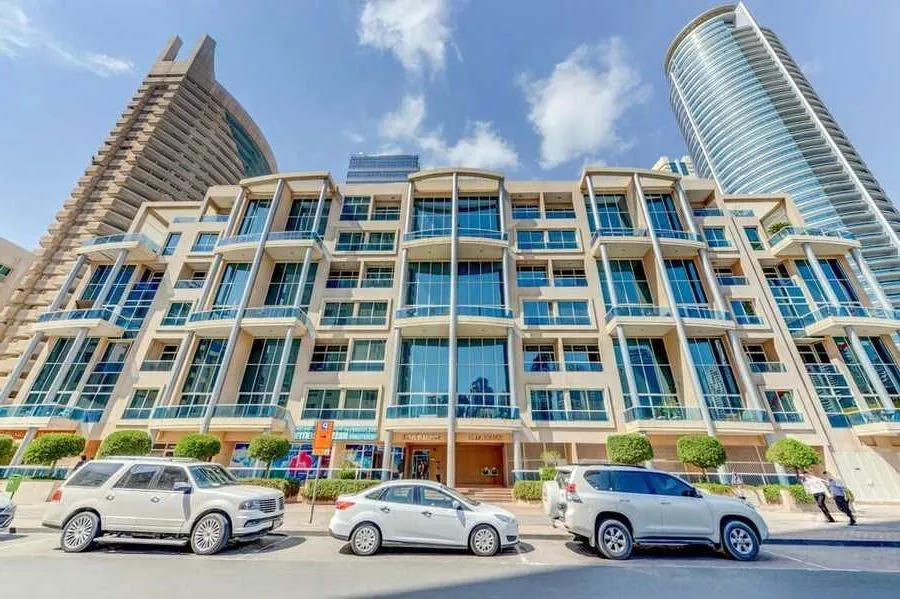 Discover Luxurious Living in Dubai Marina at Emerald Residence