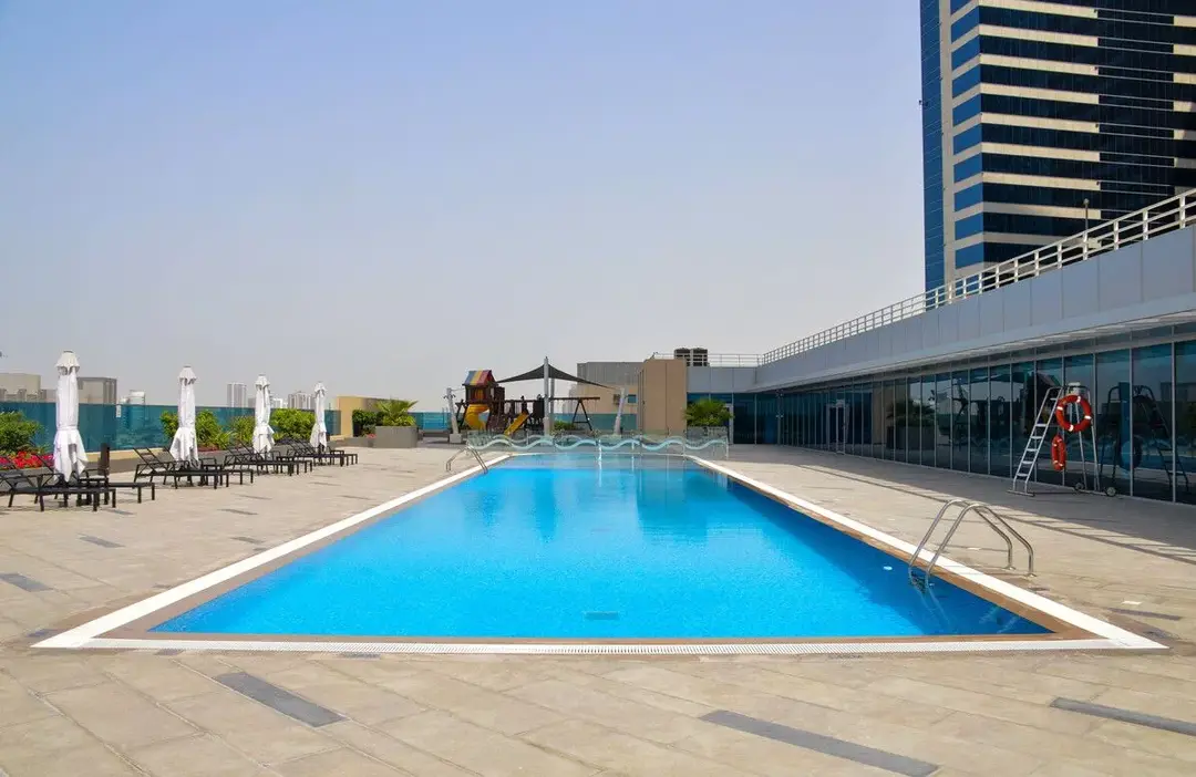 Burj Al Salam Tower — Schwimmbäder — Freibad — amenity | Profound Properties, Dubai