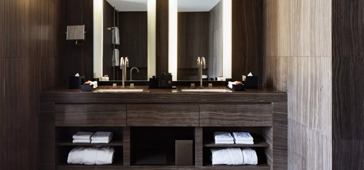 Indulge in Downtown Dubai's Vibrant Lifestyle