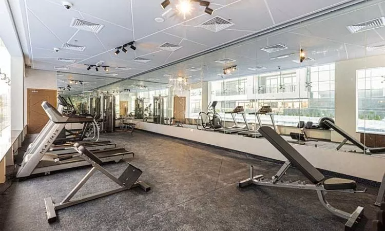 Experience Arjan's Prime Location