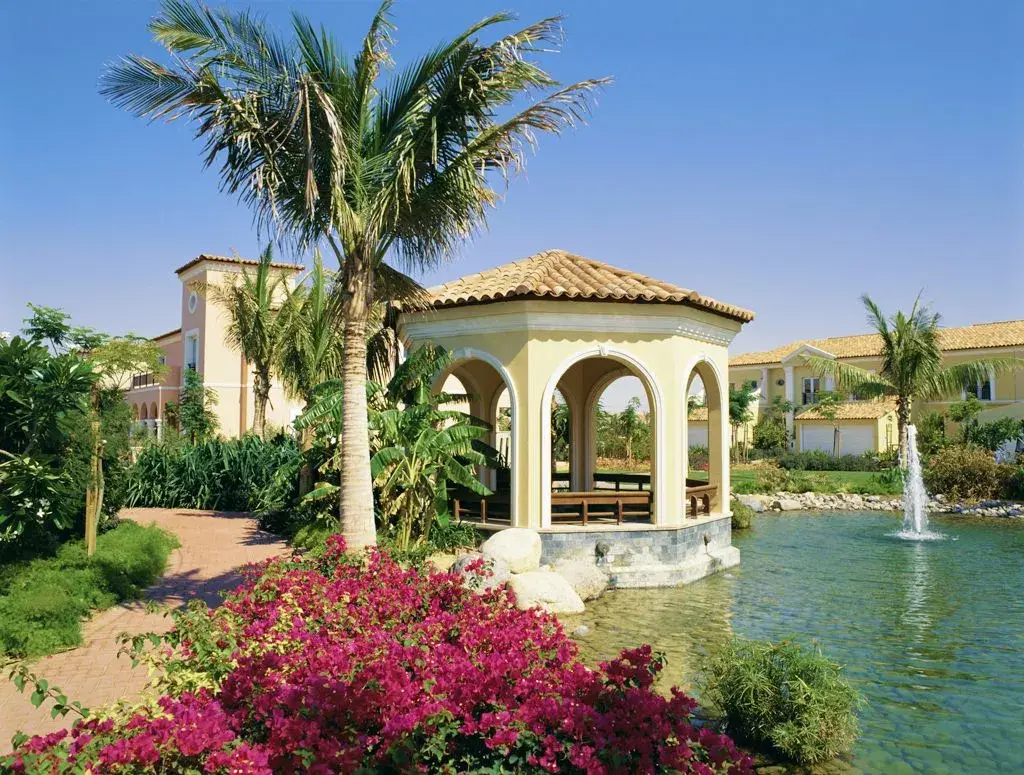 فلل المجتمع الأخضر — ترفيه — حديقة خاصة — amenity | Profound Properties, Dubai