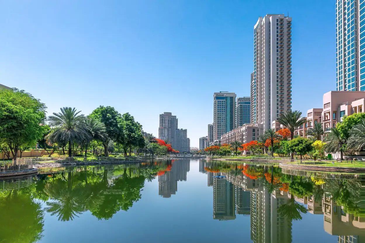 Lakeside Living in Dubai's The Views