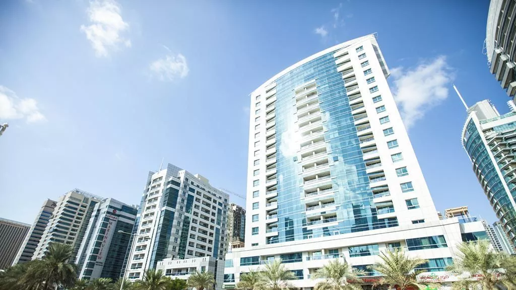 Marina Diamond 5