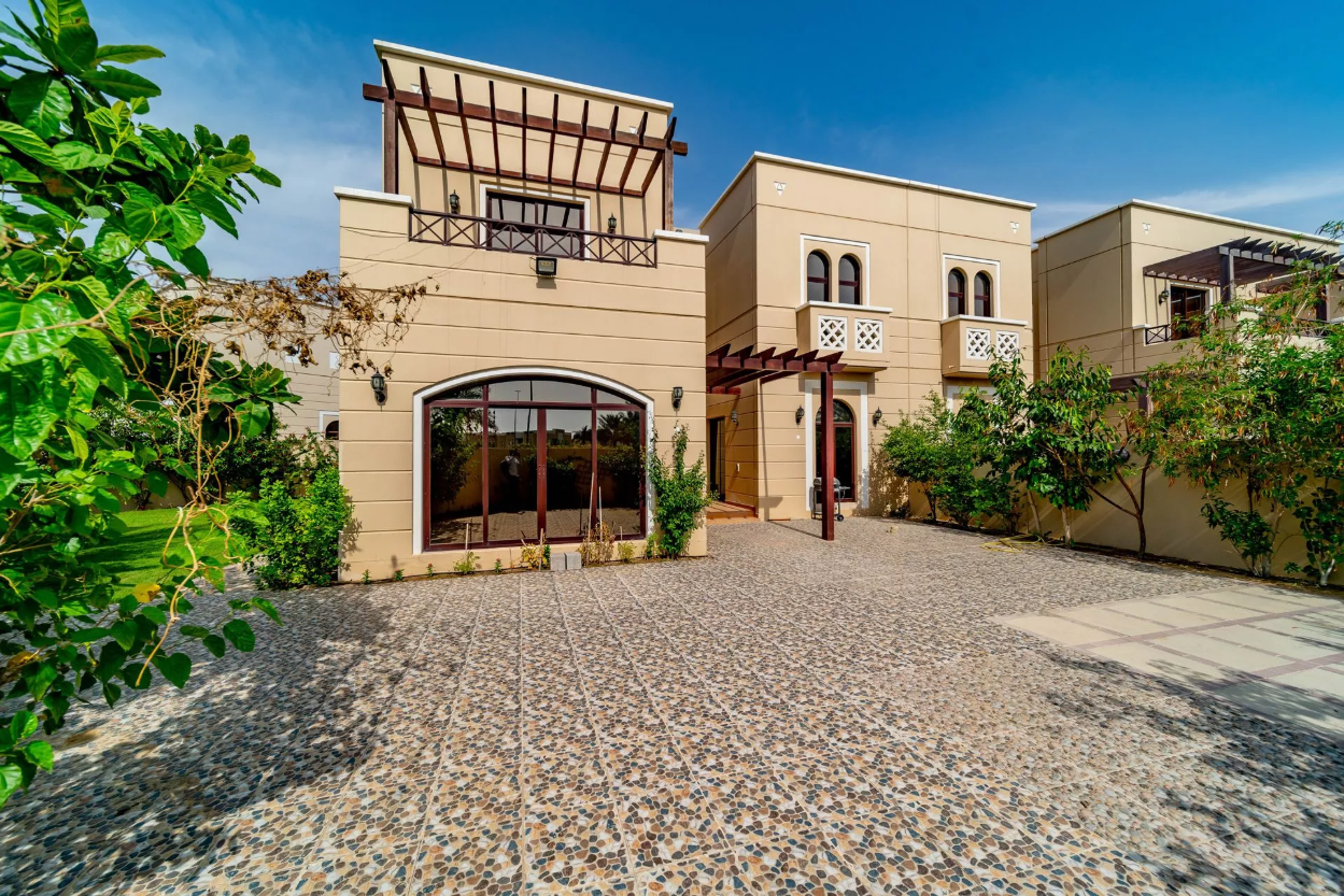 Discover Naseem: Arabian-Style Villas and Townhouses in Mudon