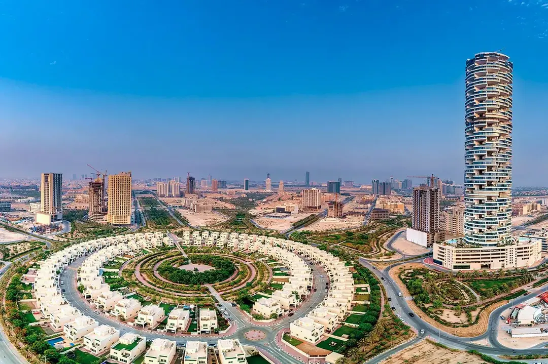 罗亚联排别墅 — 朱美拉村环 | Profound Properties, Dubai