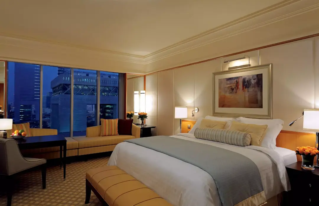 The Ritz-Carlton, Dubai International Financial Centre — Doit avoir — Placards encastrés — feature | Profound Properties, Dubai