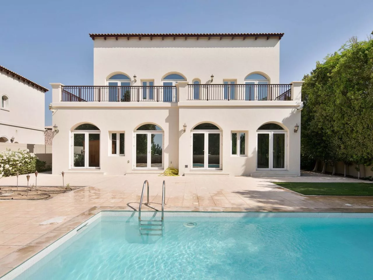 Tuscan-Inspired Villas in Jumeirah Golf Estates