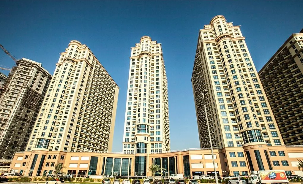 Lago Vista Towers