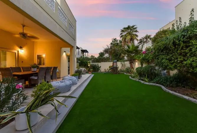 Fully Renovated and Remodelled 4 Bed Home — 娱乐 — 私人花园 — amenity | Profound Properties, Dubai