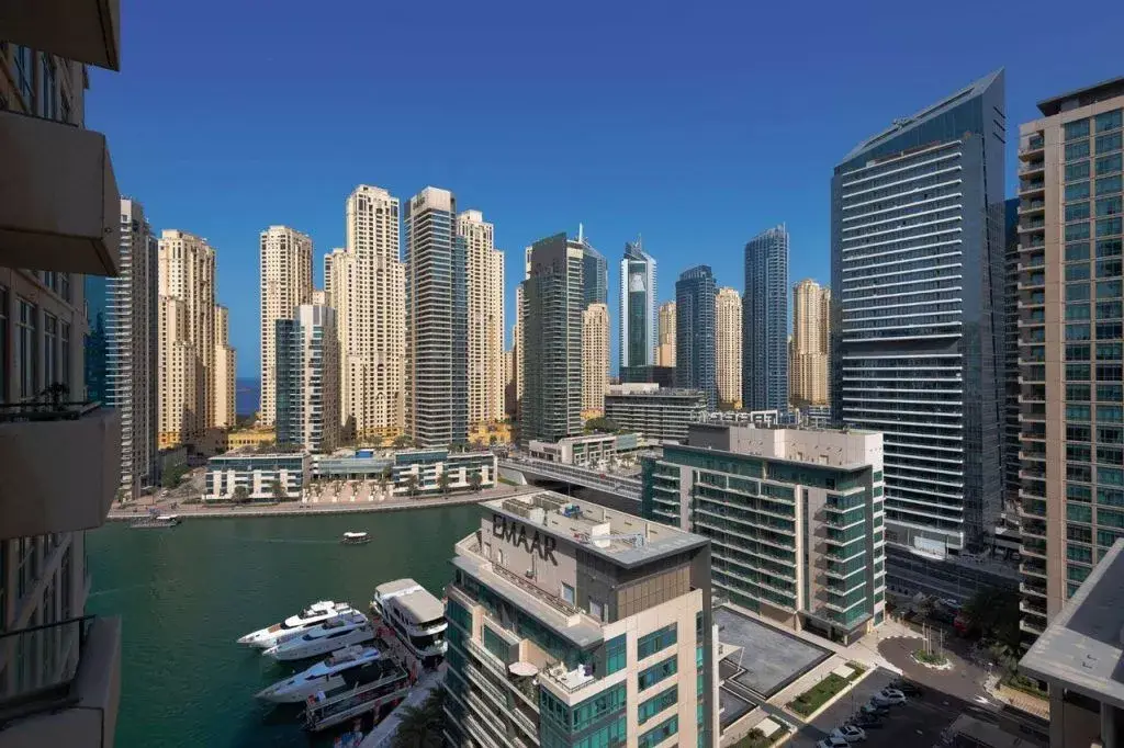 Unrivaled Location and Amenities at Al Majara Towers
