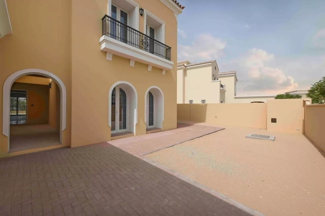Arabian Ranches – La Avenida