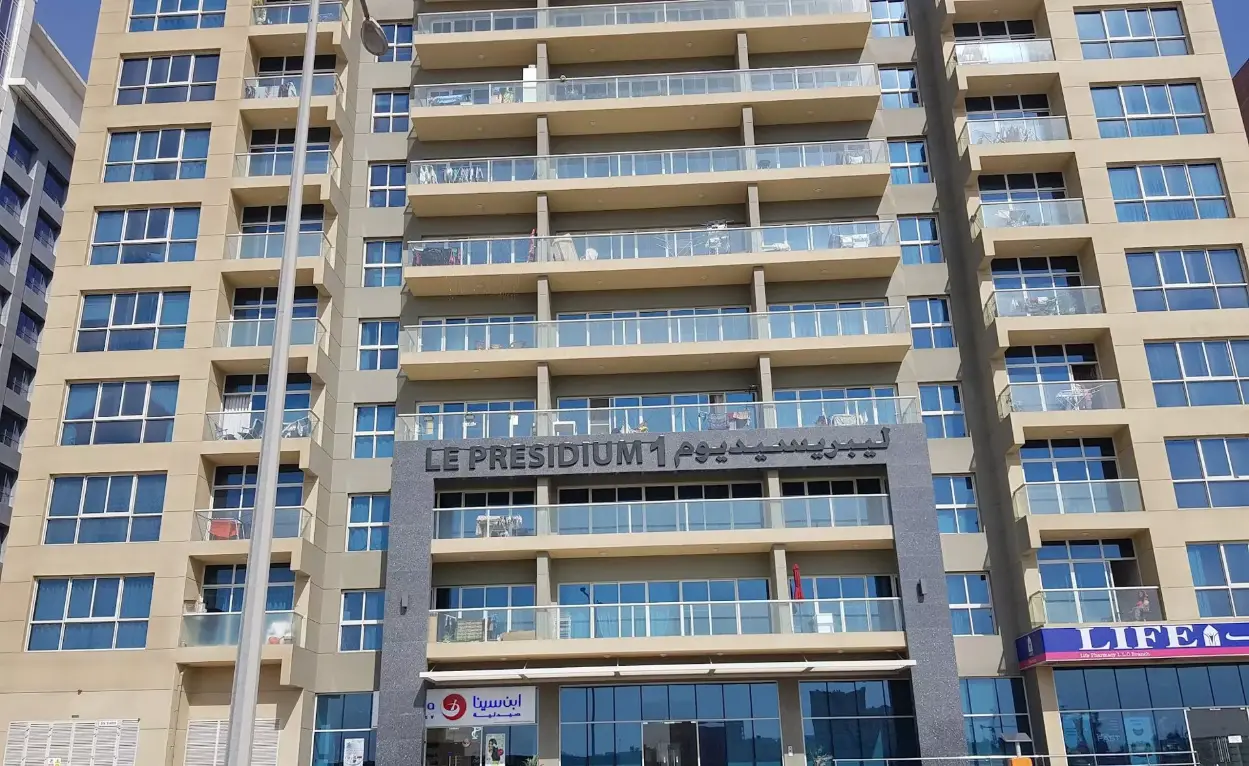 Prime Location and Abundant Amenities