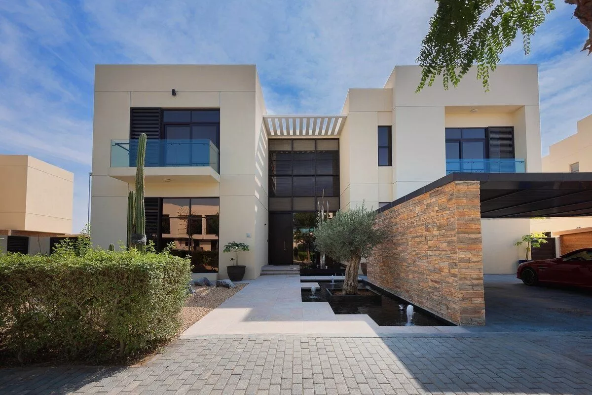 Discover Luxurious Villas in Queens Meadows, DAMAC Hills