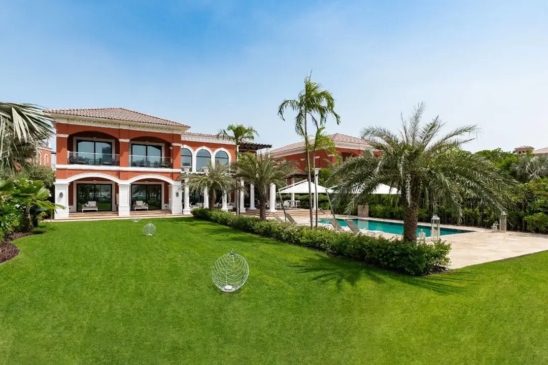 XXII Carat — Swimming Pools — Outdoor Swimming Pool — amenity | Profound Properties, Dubai