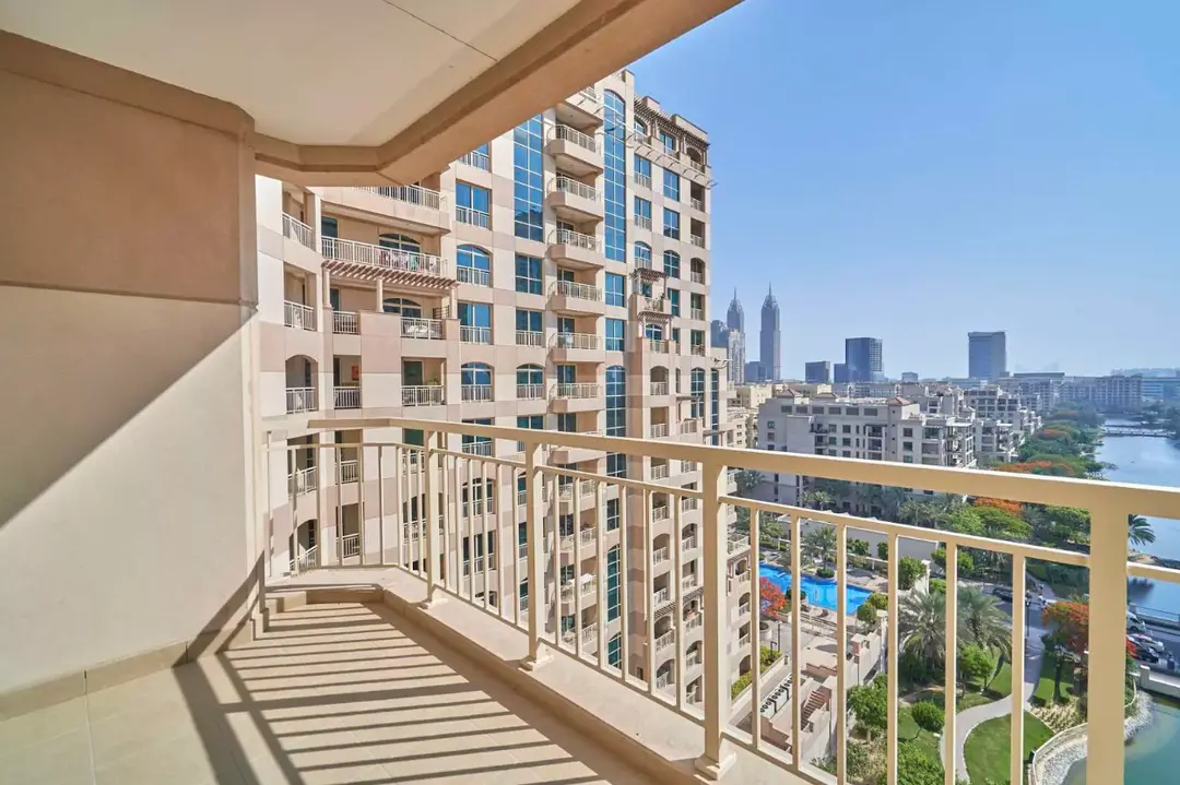 Mosela Waterside Residences — Muss haben — Balkon — feature | Profound Properties, Dubai