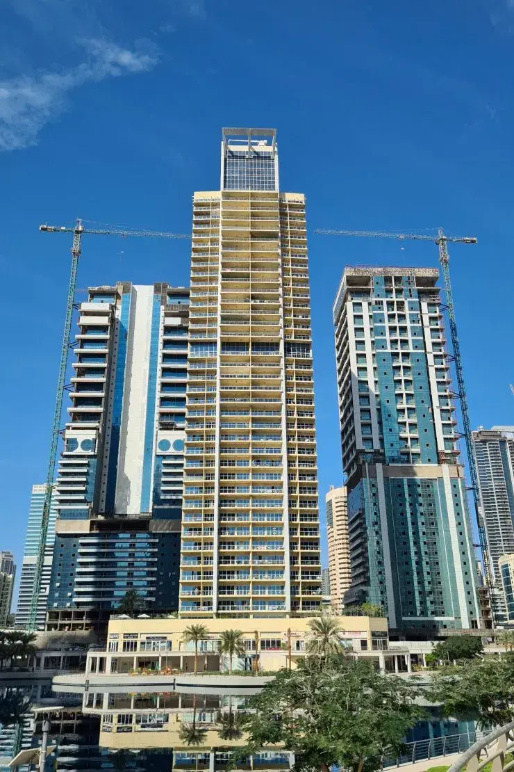 برج إطلالة البحيرة — يجب أن يكون — شرفة — feature | Profound Properties, Dubai