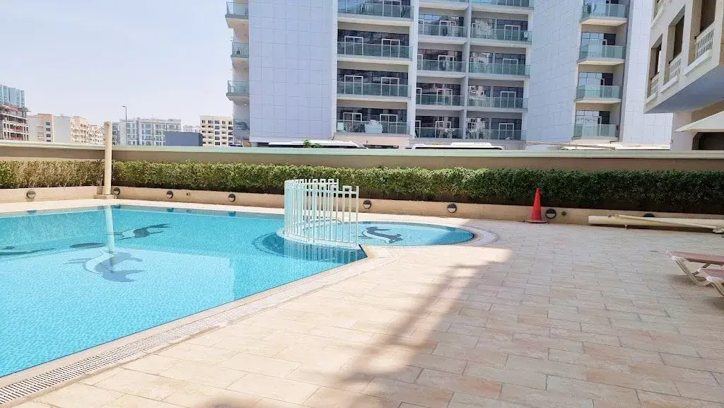 برج فيو ريزيدنس — مسبح — مسبح خارجي — amenity | Profound Properties, Dubai