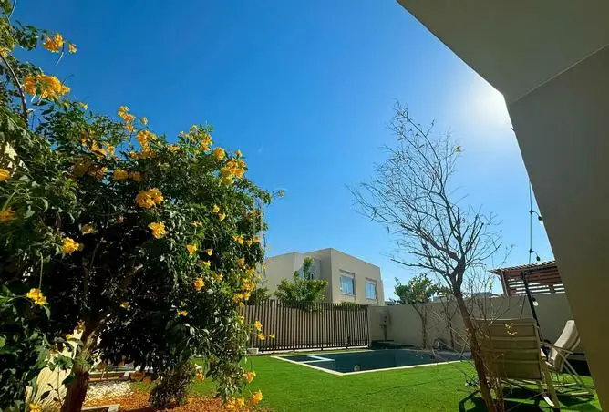 Urbana III Townhouse — 游泳池 — 室外游泳池 — amenity | Profound Properties, Dubai