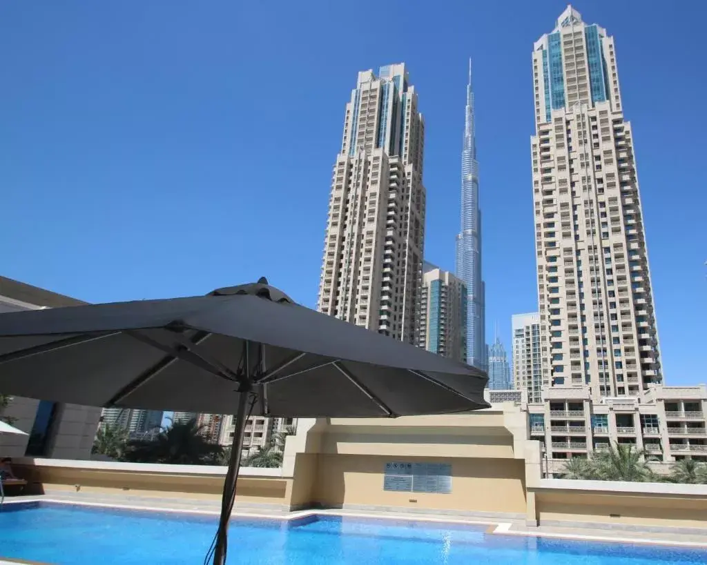 Claren Towers — Schwimmbäder — Freibad — amenity | Profound Properties, Dubai