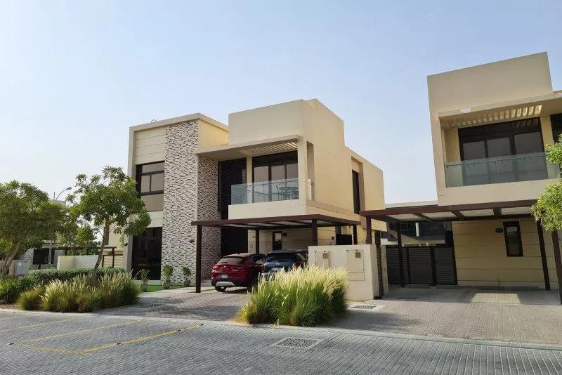 Experience the Thriving Damac Hills Lifestyle