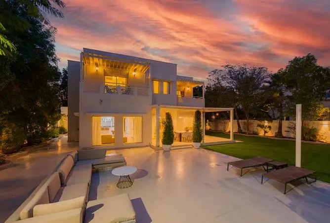 Villa in Meadows 9 — 游泳池 — 室外游泳池 — amenity | Profound Properties, Dubai