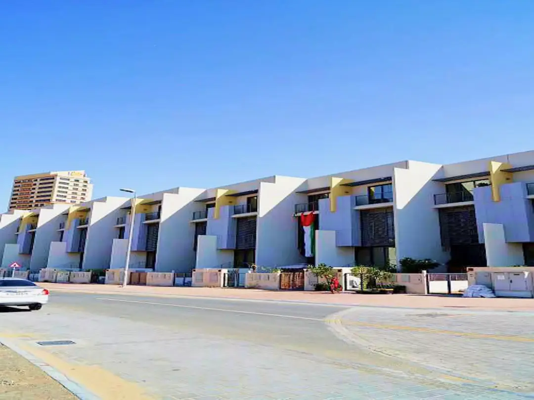 Las Casas — Must Have — Balcony — feature | Profound Properties, Dubai