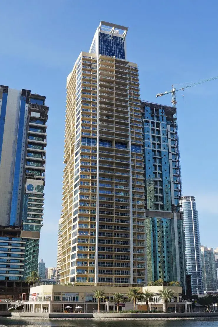 برج إطلالة البحيرة — يجب أن يكون — شرفة — feature | Profound Properties, Dubai