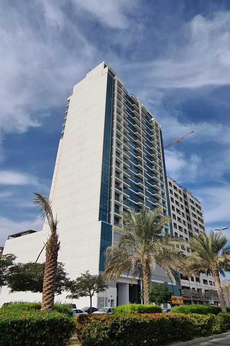 La Riviera Apartments
