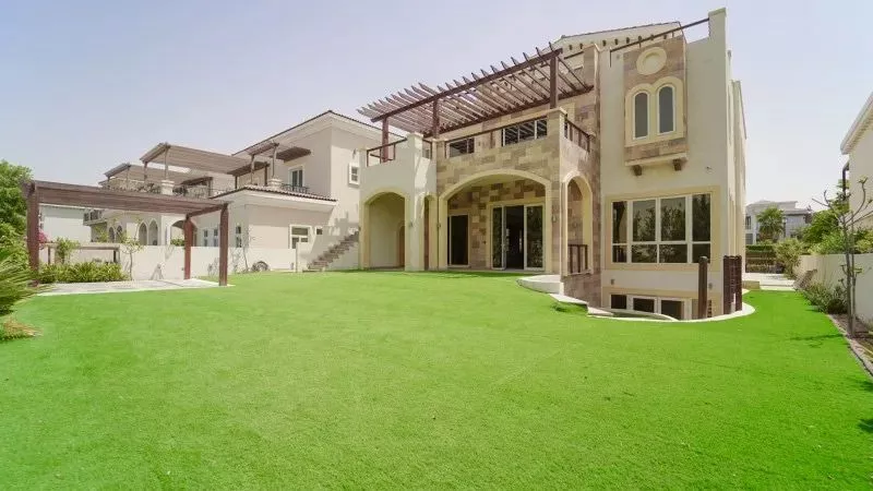 Luxury Villas in the Heart of Jumeirah Golf Estates