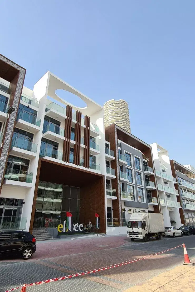 بانثيون إليسيه — يجب أن يكون — شرفة — feature | Profound Properties, Dubai