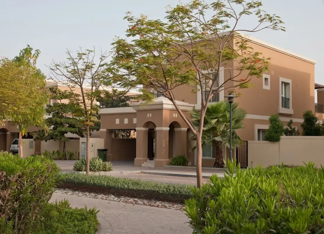 سممر فيلاز — يجب أن يكون — شرفة — feature | Profound Properties, Dubai
