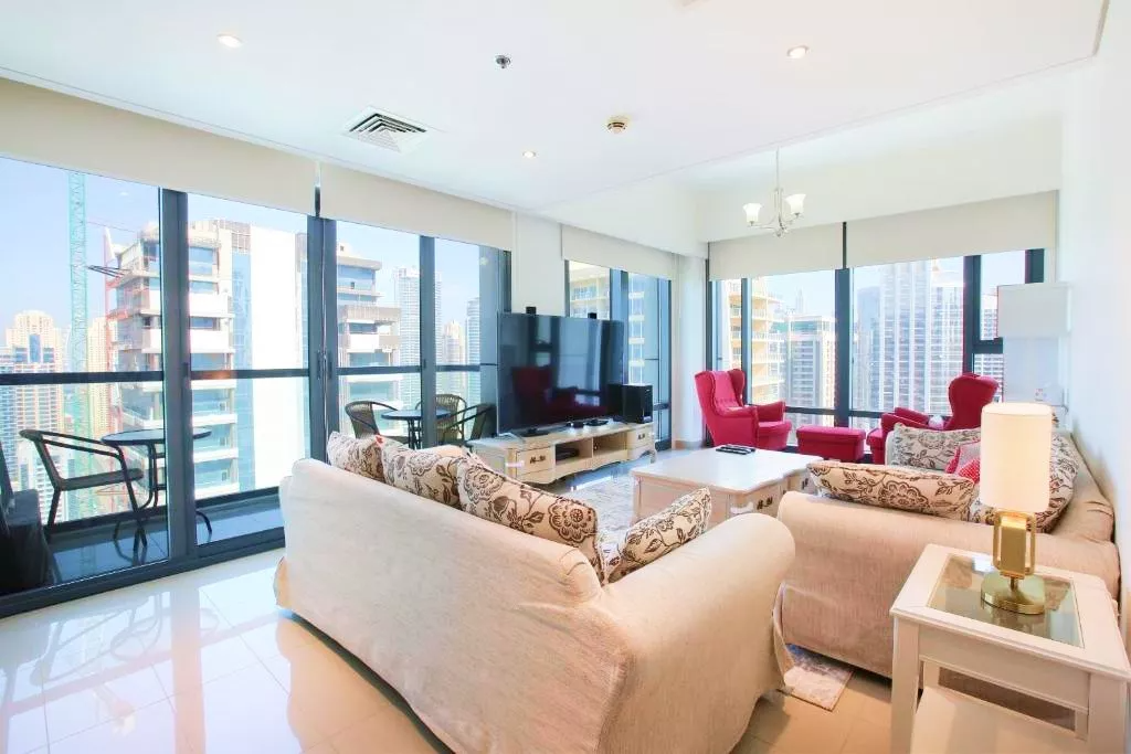 Lakeside Living in Jumeirah Lakes Towers