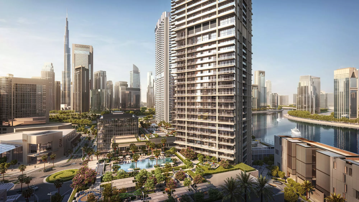 Peninsula Four, The Plaza