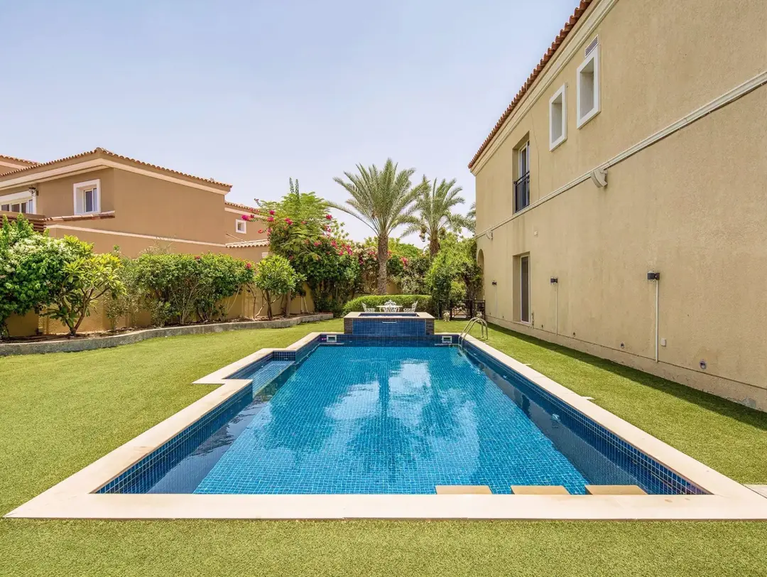 فلل المجتمع الأخضر — مسبح — مسبح خارجي — amenity | Profound Properties, Dubai
