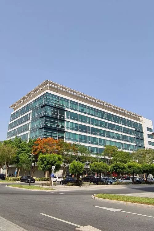Prime Commercial Space in Dubai's Thriving Greens and Views Community
